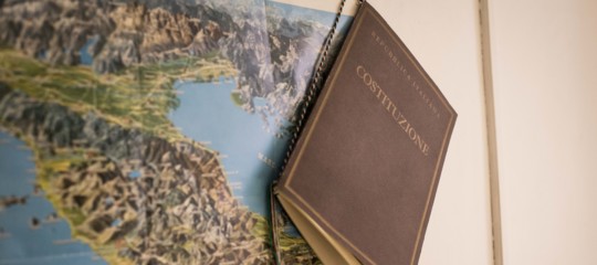 “La Costituzione è anche vostra”, e il giudice riceve l’ovazione dei condannati