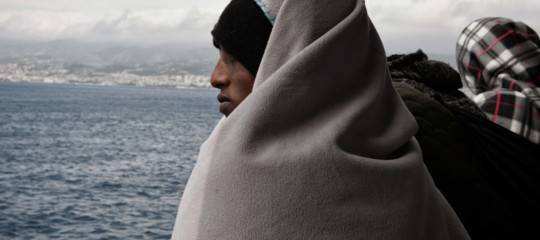 Migranti barca a vela Crotone