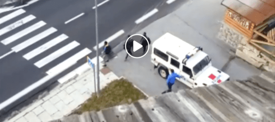 Migranti: Salvini posta un video che mostra la polizia francese che accompagna 3 persone al confine