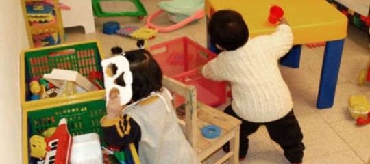 Perché la Francia ha deciso l'obbligo scolastico per i bambini di 3 anni