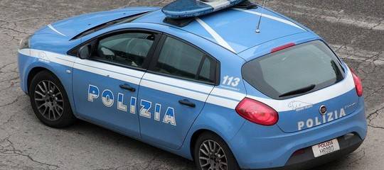 La Polizia ha chiuso tre negozi nel quartiere Pigneto di Roma per gravi carenze igieniche