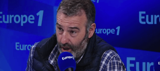 Chalencon dice che farà un alleanza con il M5s e che userà Rousseau
