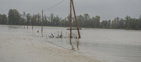 maltempo dispersi bufera pioggia danni