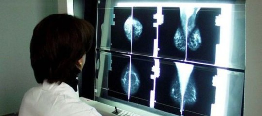 tumore seno protesi sotto accusa