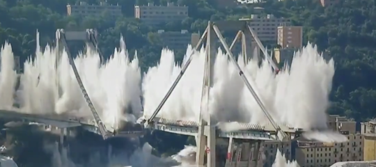 video demolizione ponte morandi