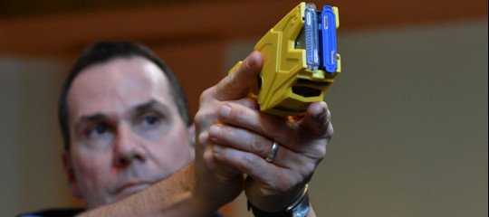 utilizzo taser polizia