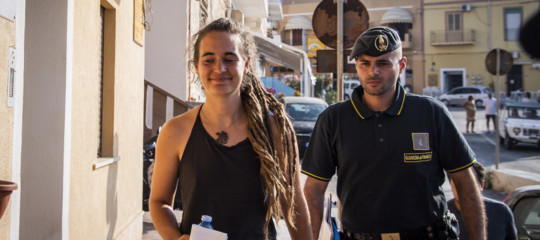 Carola rakete minacce luogo sicuro
