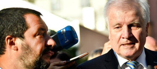 migranti lampedusa scontro seehofer salvini