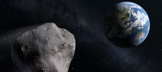 asteroide si avvicina alla terra