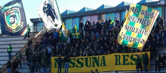Tifosi investiti ultra melfi arrestati