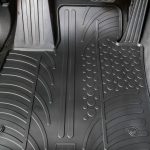 Come tenere puliti i tappetini della vostra auto