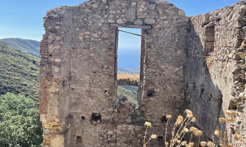 a piedi nella calabria greca tra boschi e fiumare