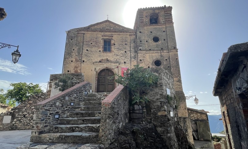 a piedi nella calabria greca tra boschi e fiumare