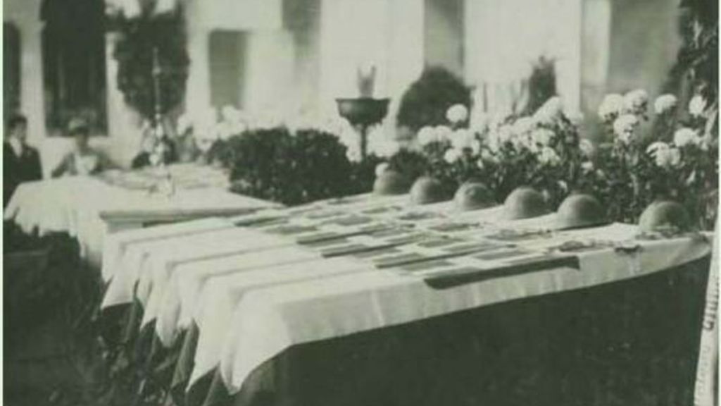 Le 11 salme dei caduti della prima guerra mondiale Le 11 salme dei caduti della prima guerra mondiale