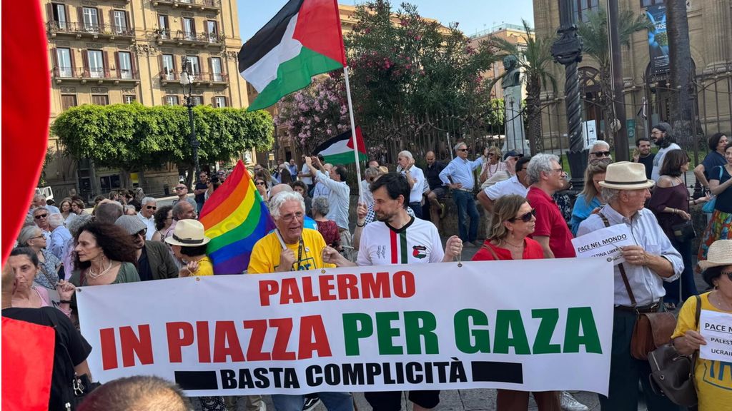 Il centrosinistra in piazza per Gaza. Schlein, "nella Striscia in corso una pulizia etnica" Il centrosinistra in piazza per Gaza. Schlein, "nella Striscia in corso una pulizia etnica"